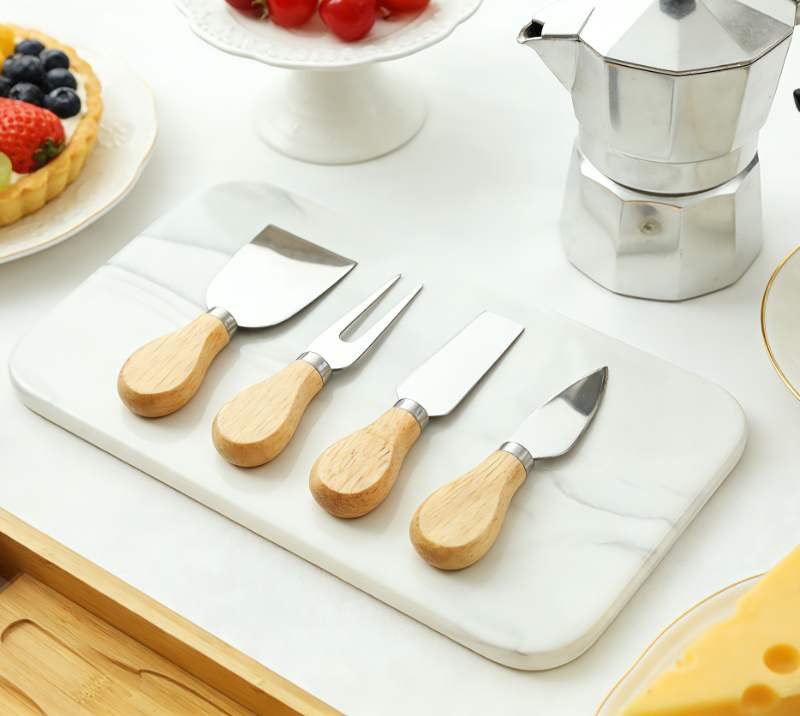 HS4114 5-teiliges K&auml;semesser-Set aus Eichenholz mit K&auml;sebrett