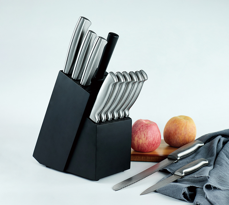 HS2010 8-teiliges Messerset mit Edelstahlgriff